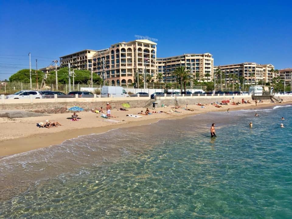 Joli 2 Pieces Aux Pieds Des Plages Cannes Luaran gambar