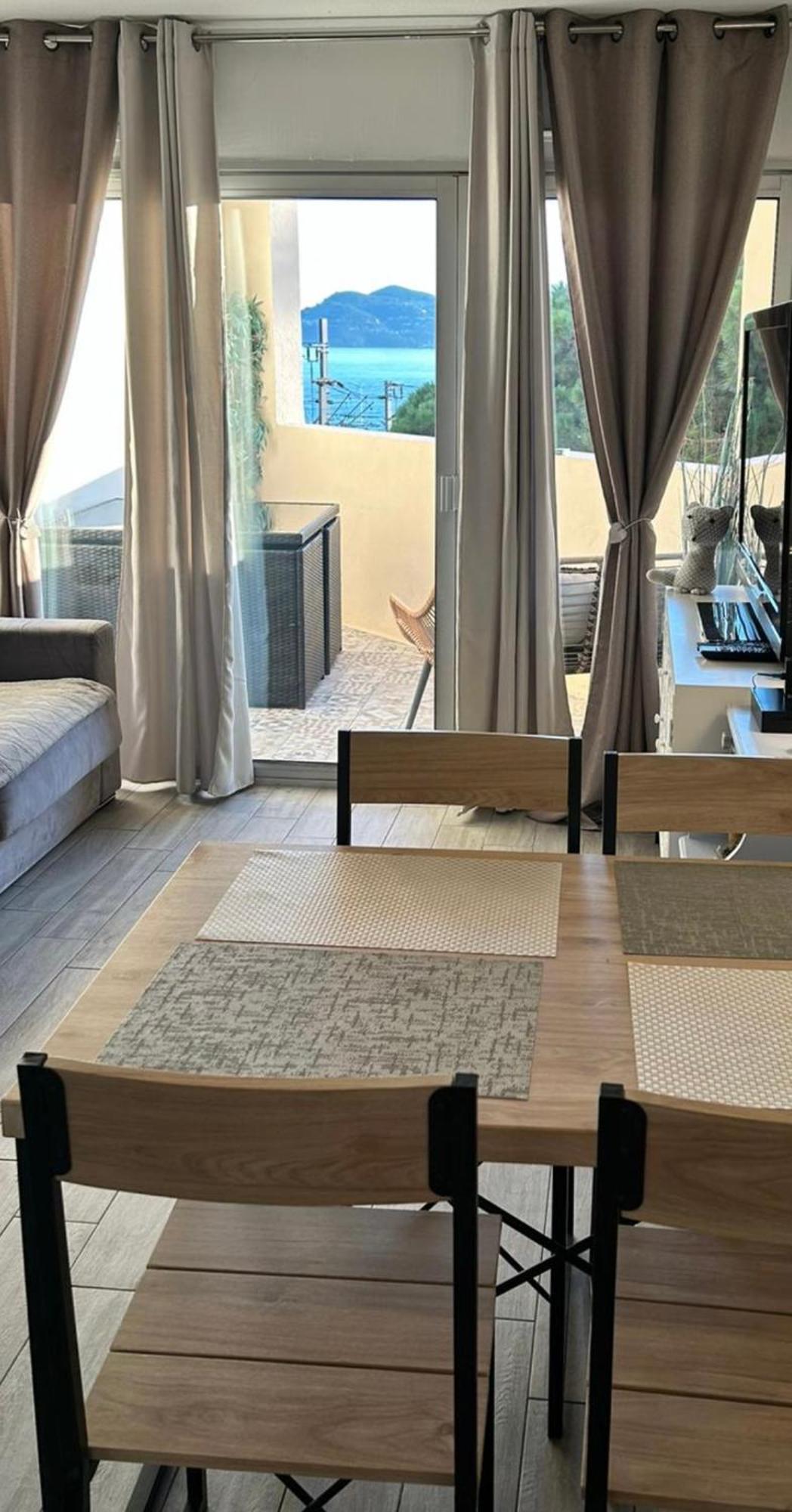 Joli 2 Pieces Aux Pieds Des Plages Cannes Luaran gambar