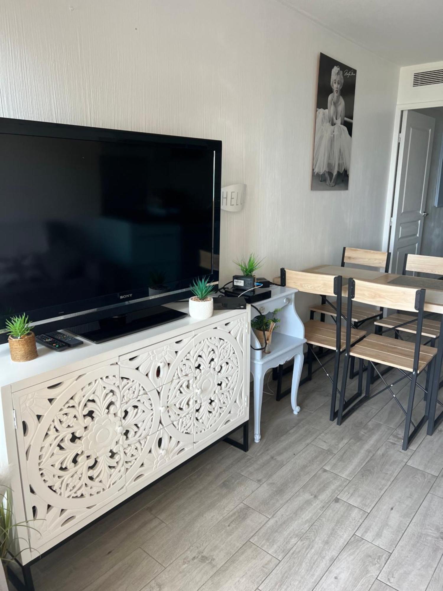 Joli 2 Pieces Aux Pieds Des Plages Cannes Luaran gambar