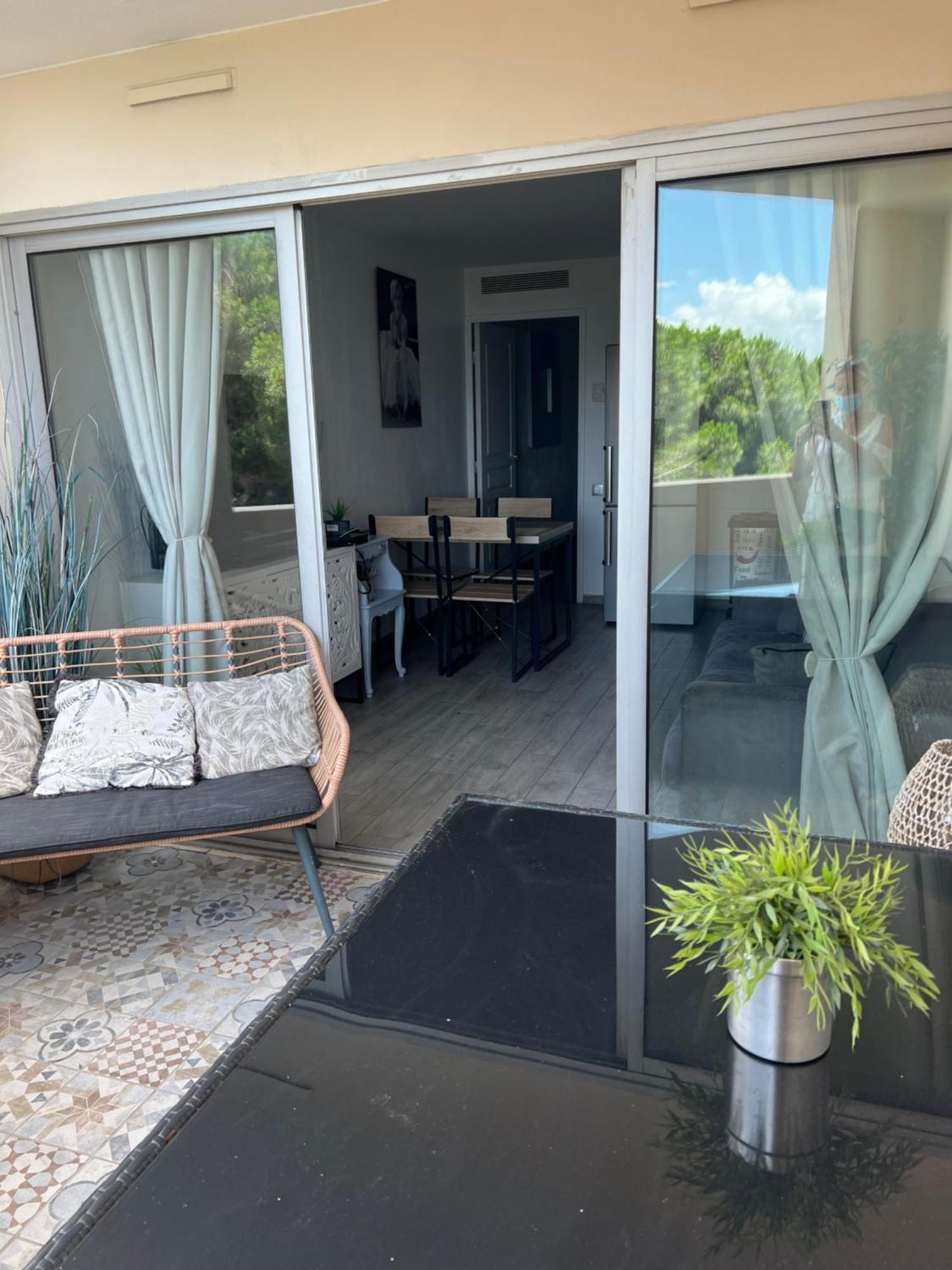 Joli 2 Pieces Aux Pieds Des Plages Cannes Luaran gambar