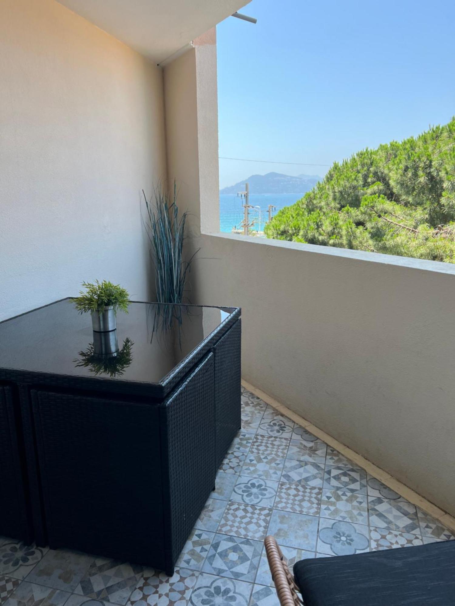 Joli 2 Pieces Aux Pieds Des Plages Cannes Luaran gambar